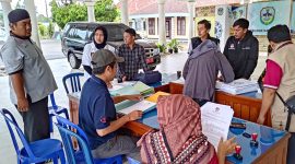 Bersama tim KPU Pacitan, saya turun langsung ke wilayah untuk mengasistensi produk hukum yang disusun oleh teman-teman adhoc PPK dan PPS.
