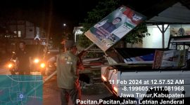 Saya menurunkan APK di ruas jalan protokol, sesaat usai masuk masa tenang.