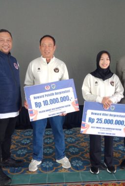 Atlet Angkat Besi Pacitan Luluk Diana Terima Bonus, Fokus Bidik Asian Games 2026