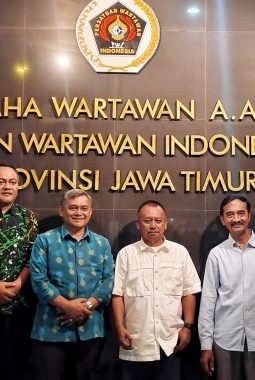 Berdiskusi dengan Ketua PWI Jatim, Kepala Bakorwil Malang Ajak Perkuat Narasi Pengembangan Potensi Selatan Jatim Menuju Malang Megapolitan